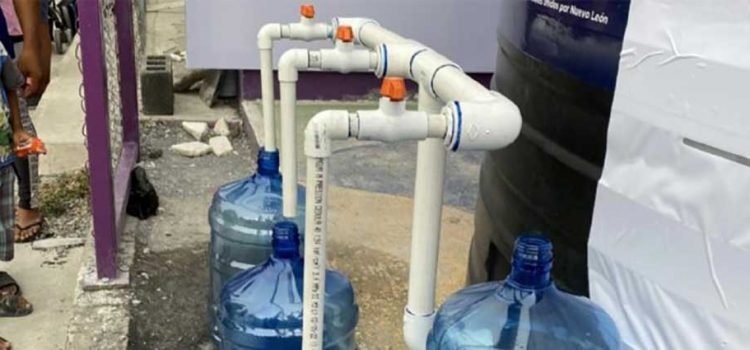 Instalan tinaco comunitario en Nuevo León Instalan tinaco comunitario en Nuevo León