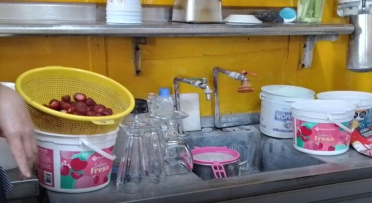 Comerciantes padecen por falta de agua en Cuernavaca