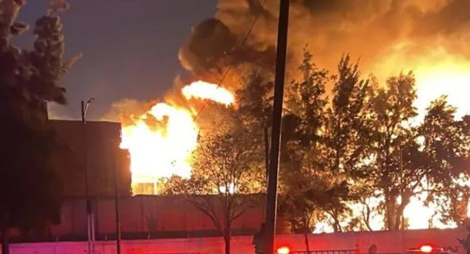 No hubo heridos por incendio en la Central de Abasto No hubo heridos por incendio en la Central de Abasto