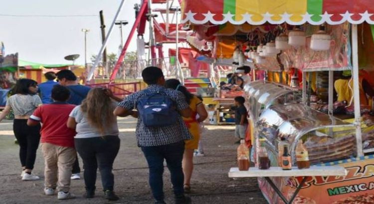 Miles de personas asisten a la Feria de la Flor 2023