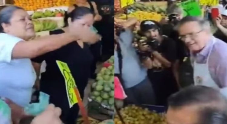 Marcelo Ebrard visita mercado en Cuernavaca y comerciantes lo corren