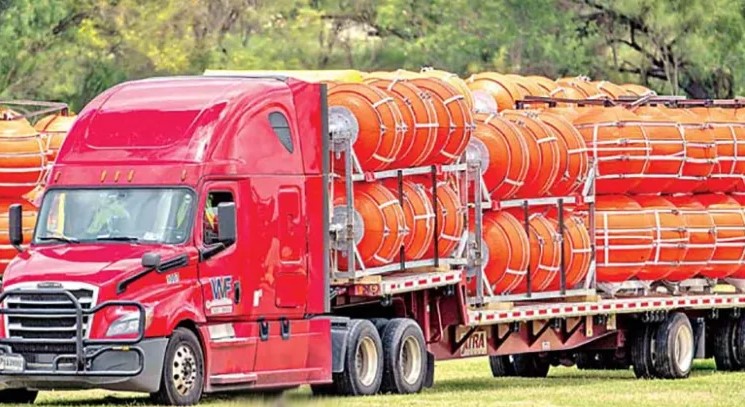 Inicia Texas la instalación de muro flotante en el río Bravo