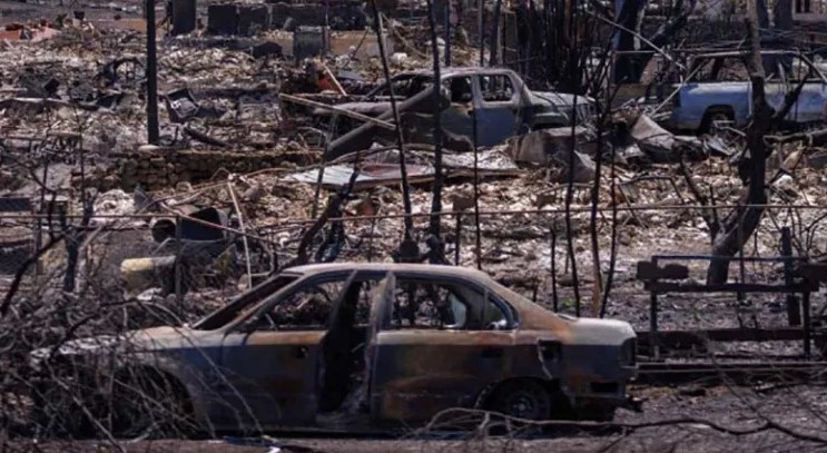 Sube a 106 la cifra de muertos por incendios en Hawái