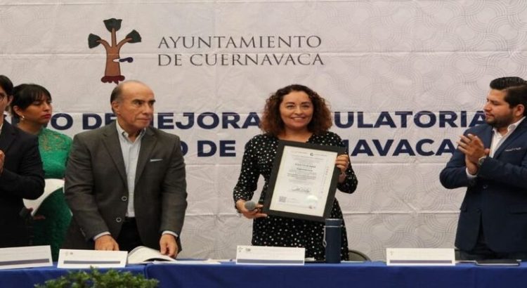 Otorgan el certificado nacional “Simplifica” a Cuernavaca, por reducir tiempos y papeleo en trámites