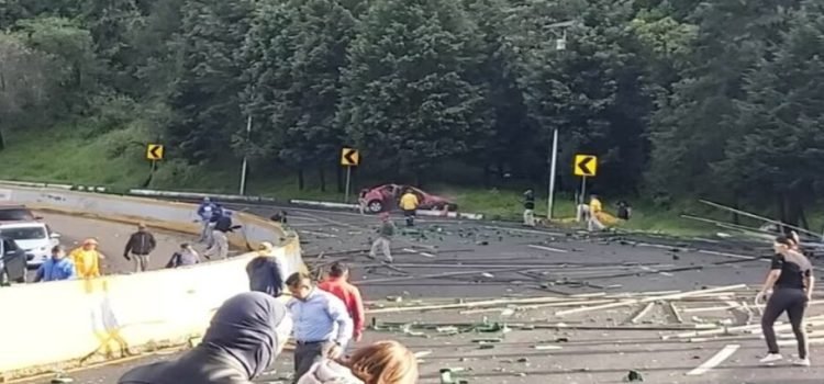 Fuerte accidente afectó ambos sentidos en la México-Cuernavaca