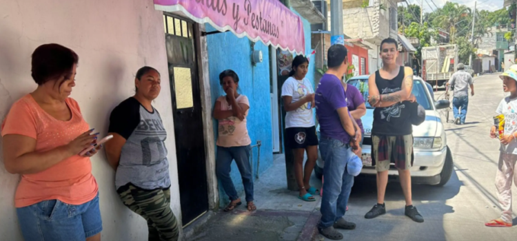 Ciudadanos e quejan por falta de agua y son asaltados en Cuernavaca Ciudadanos se quejan por falta de agua y son asaltados en Cuernavaca