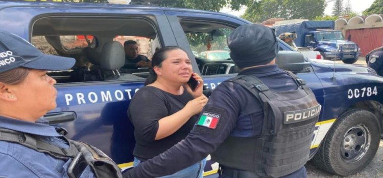 Elementos policíacos agreden a periodista en Morelos Elementos policíacos agreden a periodista en Morelos