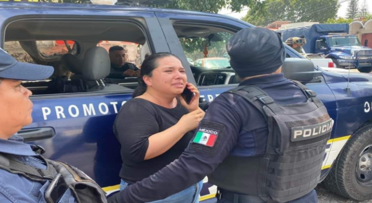 Elementos policíacos agreden a periodista en Morelos