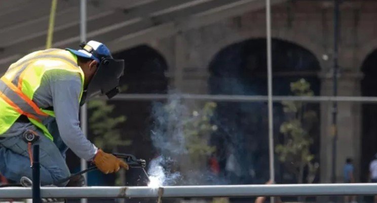 Descartan reforma sobre reducción de horas laborales Descartan reforma sobre reducción de horas laborales