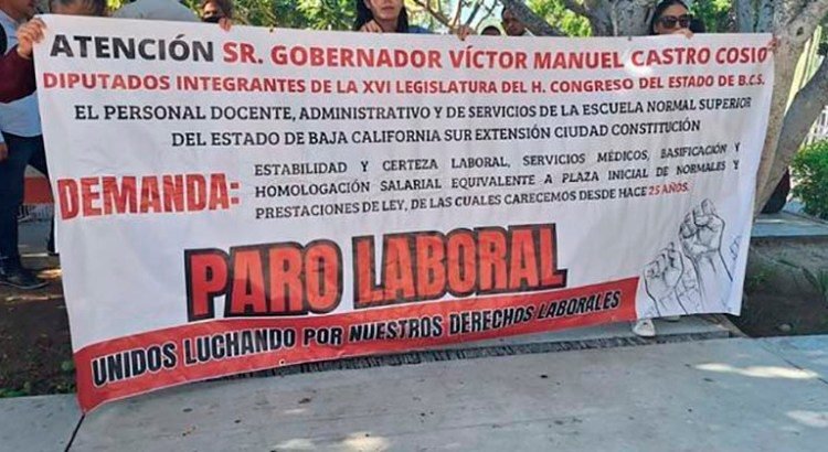 Se manifestaron en el Congreso trabajadores de la Normal Superior Se manifestaron en el Congreso trabajadores de la Normal Superior