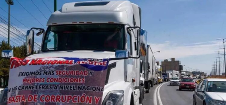 Amagan transportistas con nuevo paro nacional