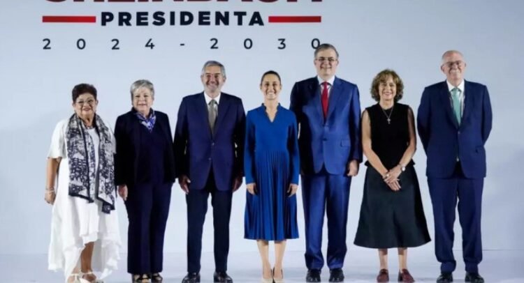 Claudia Sheinbaum anuncia un gabinete «de primera línea» para transformar México Claudia Sheinbaum anuncia un gabinete «de primera línea» para transformar México