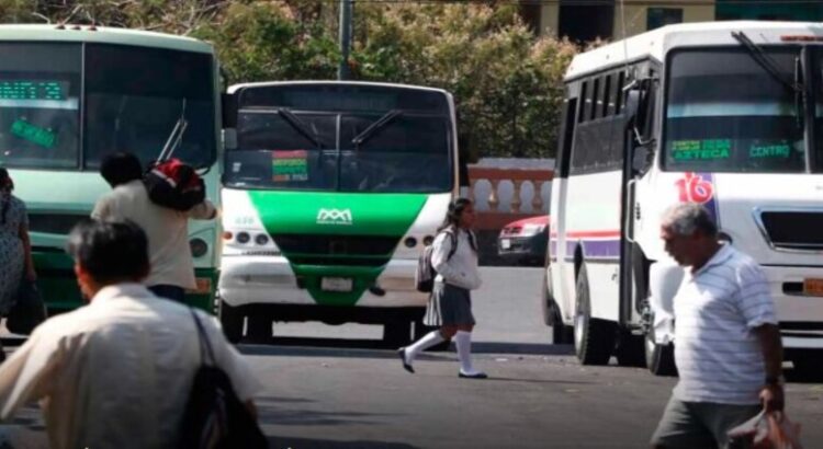 Pobladores marchan contra propuesta de incremento al transporte en Morelos