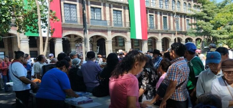 Ciudadanos de Morelos se manifiestan ante alza al transporte publico