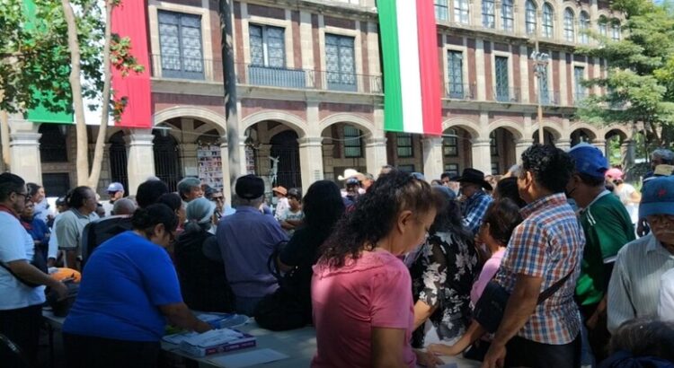 Ciudadanos de Morelos se manifiestan ante alza al transporte publico