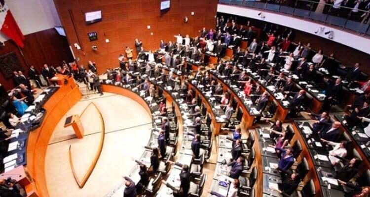 Senado aprueba reforma que garantiza salarios dignos para policías, maestros y personal de salud