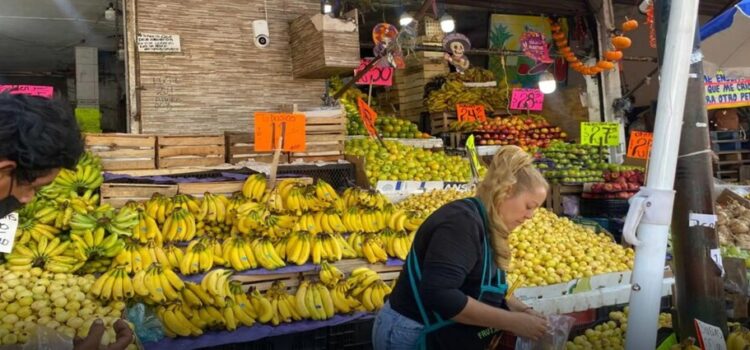 Mercado ALM de Cuernavaca mantiene precios estables en verduras, pollo y abarrotes