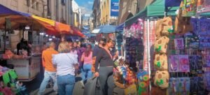 Descartan sanciones a comerciantes semifijos