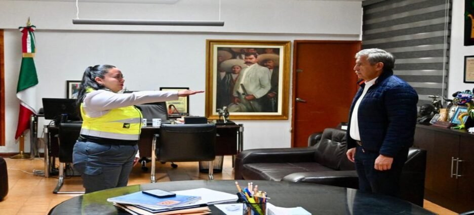 Luis Urióstegui sigue integrando personal a su gabinete