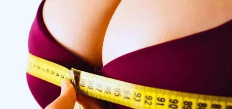 Le crecieron los pechos tras recibir vacuna contra COVID-19 Le crecieron los pechos tras recibir vacuna contra COVID-19