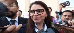 Ordenan registrar a Laura Benhumea como candidata a rectoría de la UAEM