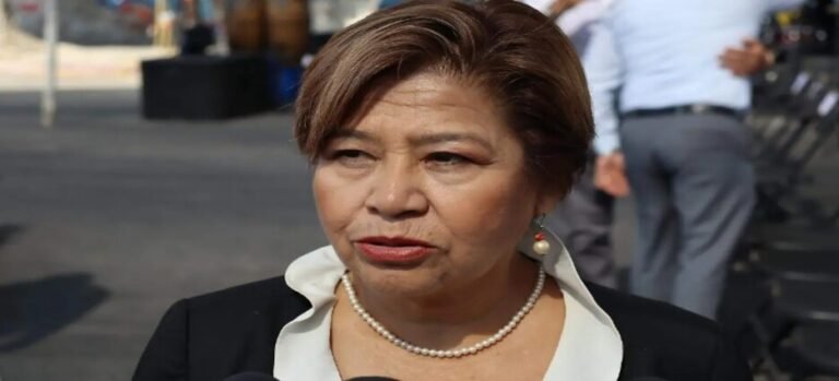 Secretaría del Bienestar mantiene investigación sobre programa de uniformes gratuitos de Graco Ramírez