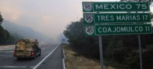 Alertan por trampas con piedras en la México-Cuernavaca para ser asaltados