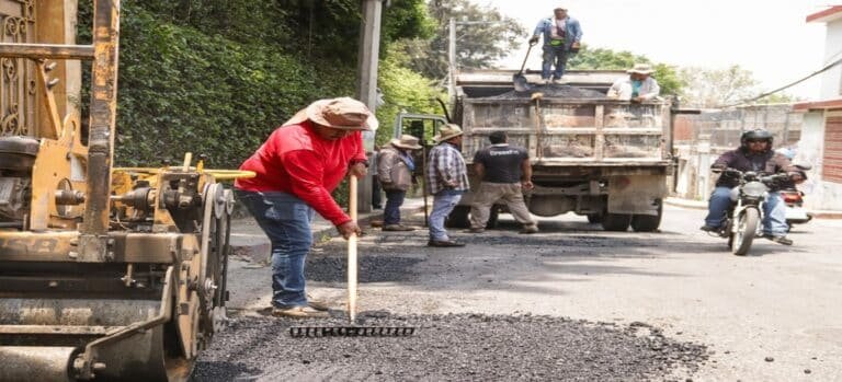 Refuerzan programa permanente de bacheo en Cuernavaca