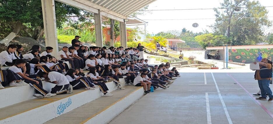 Impulsan desarrollo de adolescentes con platicas sobre prevención y bienestar en Cuernavaca