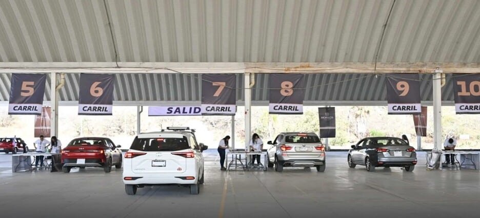 Avanza la entrega de placas en el Recinto Ferial de Cuernavaca