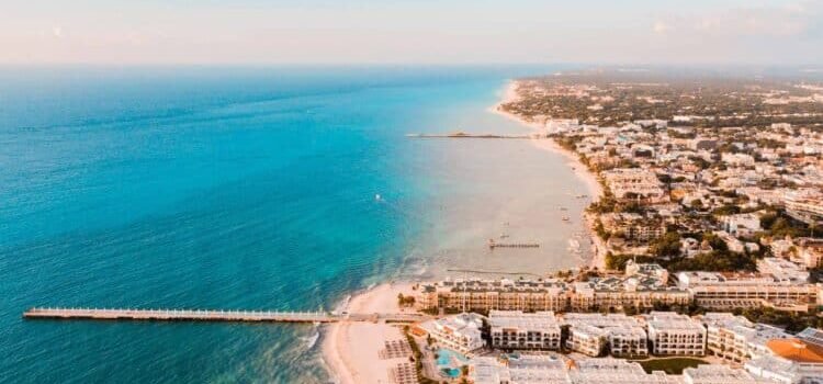Playa del Carmen y la Unesco acuerdan plan de cooperación para preservar el patrimonio cultural del municipio