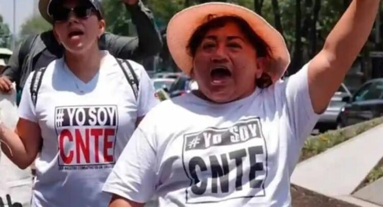 CNTE pone fin a paro y plantón en la Ciudad de México CNTE pone fin a paro y plantón en la Ciudad de México