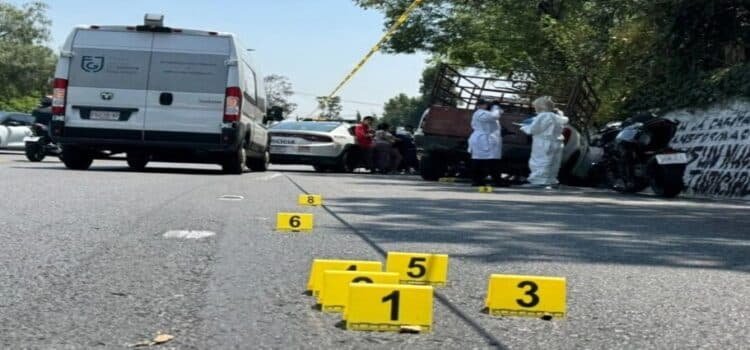 Balean a un hombre y su acompañante en carretera México-Cuernavaca Balean a un hombre y su acompañante en carretera México-Cuernavaca