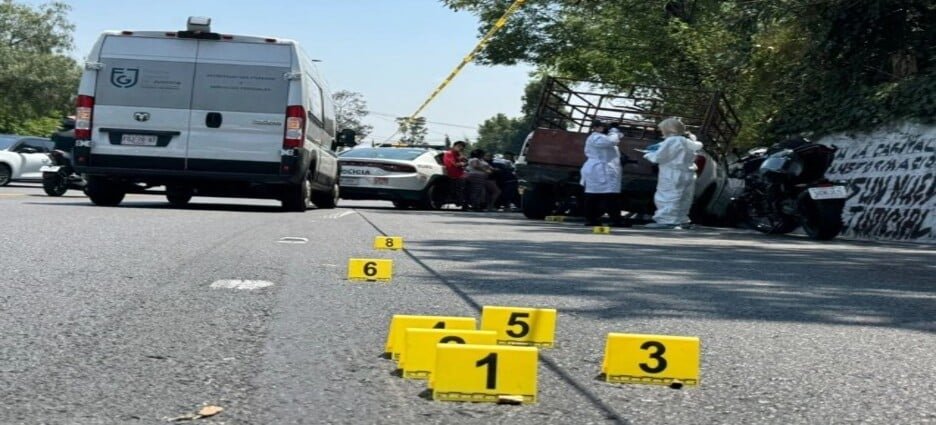 Balean a un hombre y su acompañante en carretera México-Cuernavaca