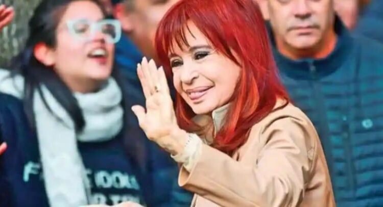 Condenan a Cristina Fernández a seis años a prisión