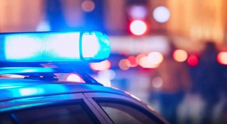 Roban auto a con lujo de violencia en la colonia Flores Magón de Cuernavaca