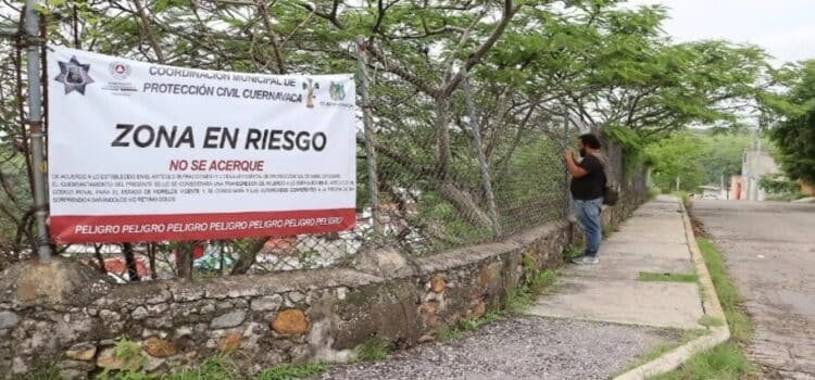 Vecinos de la colonia Los Pilares permanecen en zona de riesgo pese a advertencias de Protección Civil
