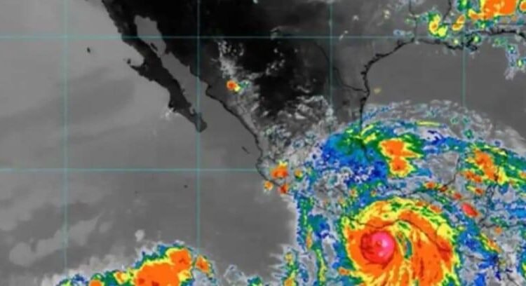 Evoluciona “Erick” a Huracán categoría 3