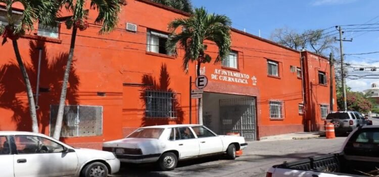 Falta de personal en Ayuntamiento de Cuernavaca incrementa rezago en áreas administrativas