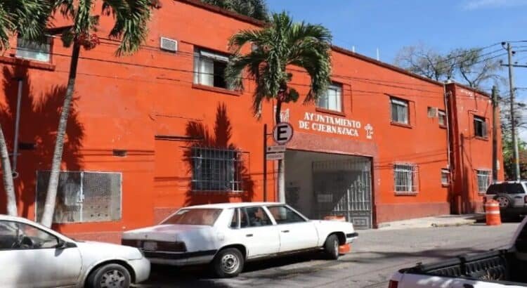 Falta de personal en Ayuntamiento de Cuernavaca incrementa rezago en áreas administrativas