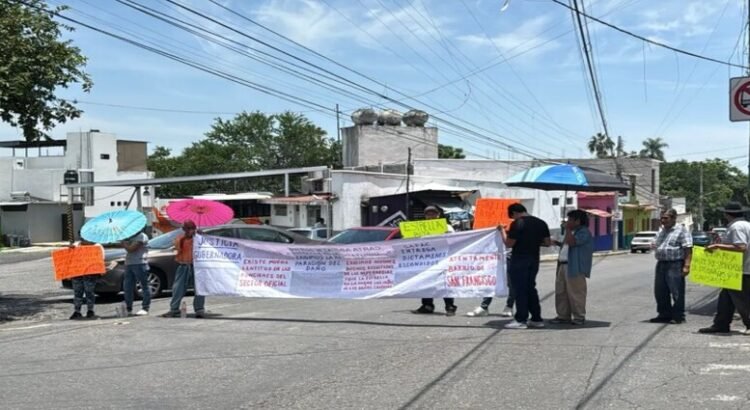Habitantes exigen a Estrella Roja pagar daños por choque en Cuernavaca