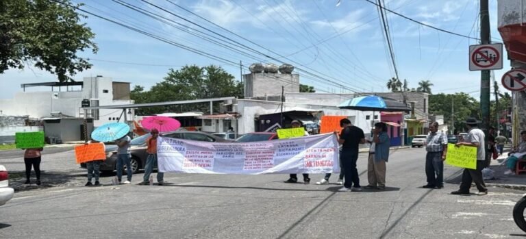 Habitantes exigen a Estrella Roja pagar daños por choque en Cuernavaca