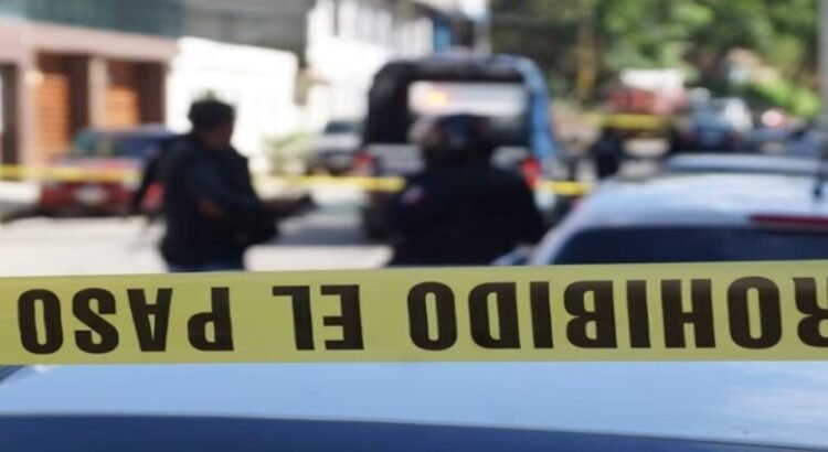 Comando armado irrumpe en restaurante y asalta a cliente en Cuernavaca; víctima habría retirado 30,000 pesos de un cajero automático