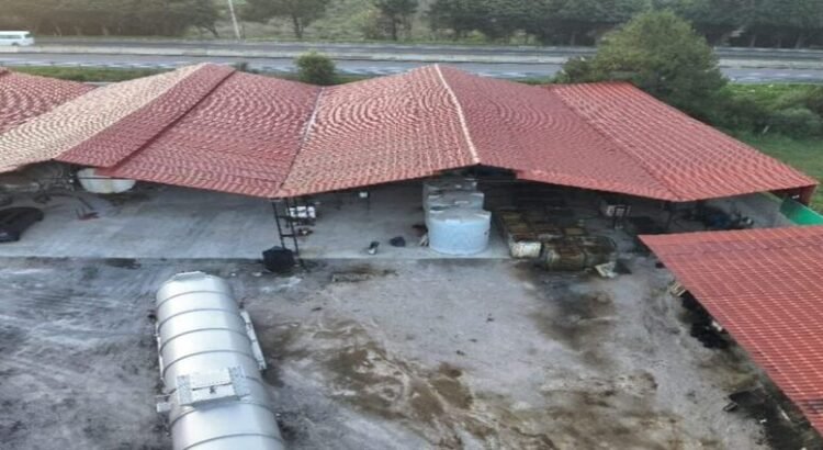 Clausuran centro clandestino con miles de litros de gasolina en la México-Cuernavaca