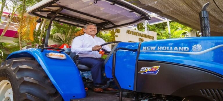 Alcalde Urióstegui entrega Tractores Agrícolas para impulsar la modernización del Campo en Cuernavaca