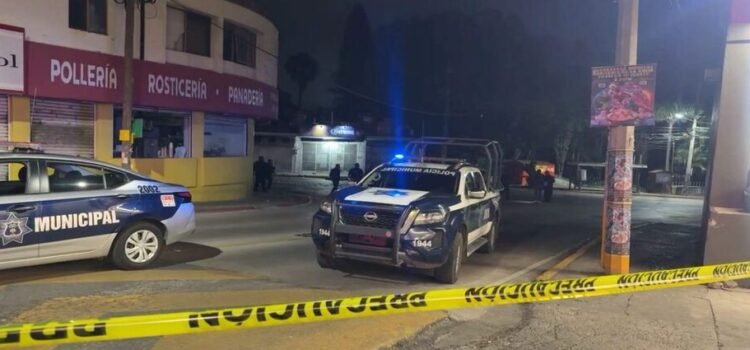 Balean sede de la policía en Cuernavaca