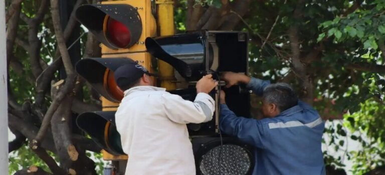 Lluvias afectan a semáforos en Cuernavaca