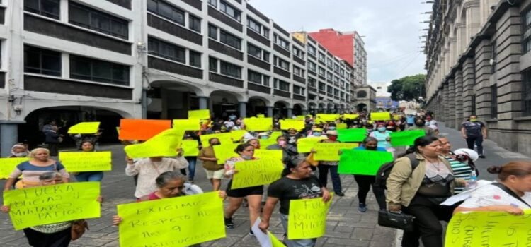 Habitantes exigen castigo a policía que presuntamente disparó contra joven en Cuernavaca