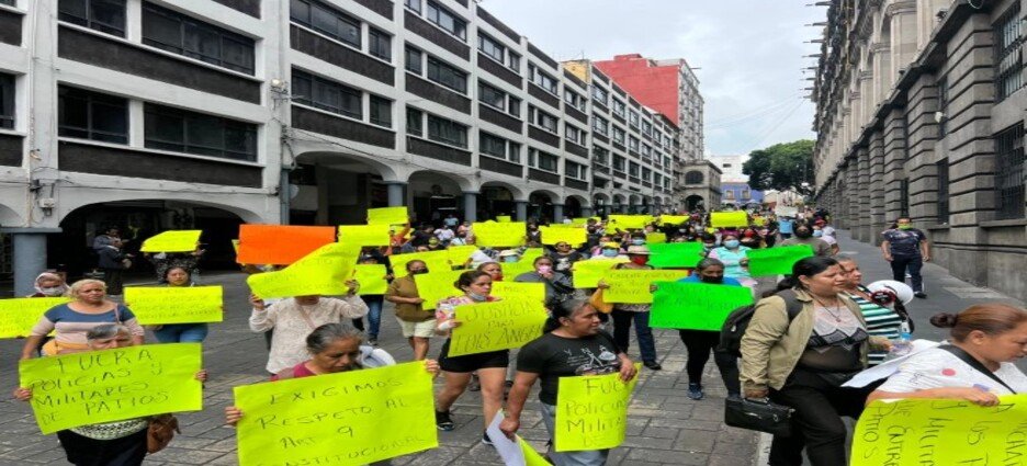 Habitantes exigen castigo a policía que presuntamente disparó contra joven en Cuernavaca