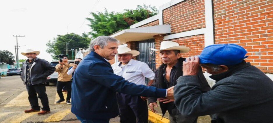 Ayuntamiento de Cuernavaca entrega apoyos a aguacateros municipales